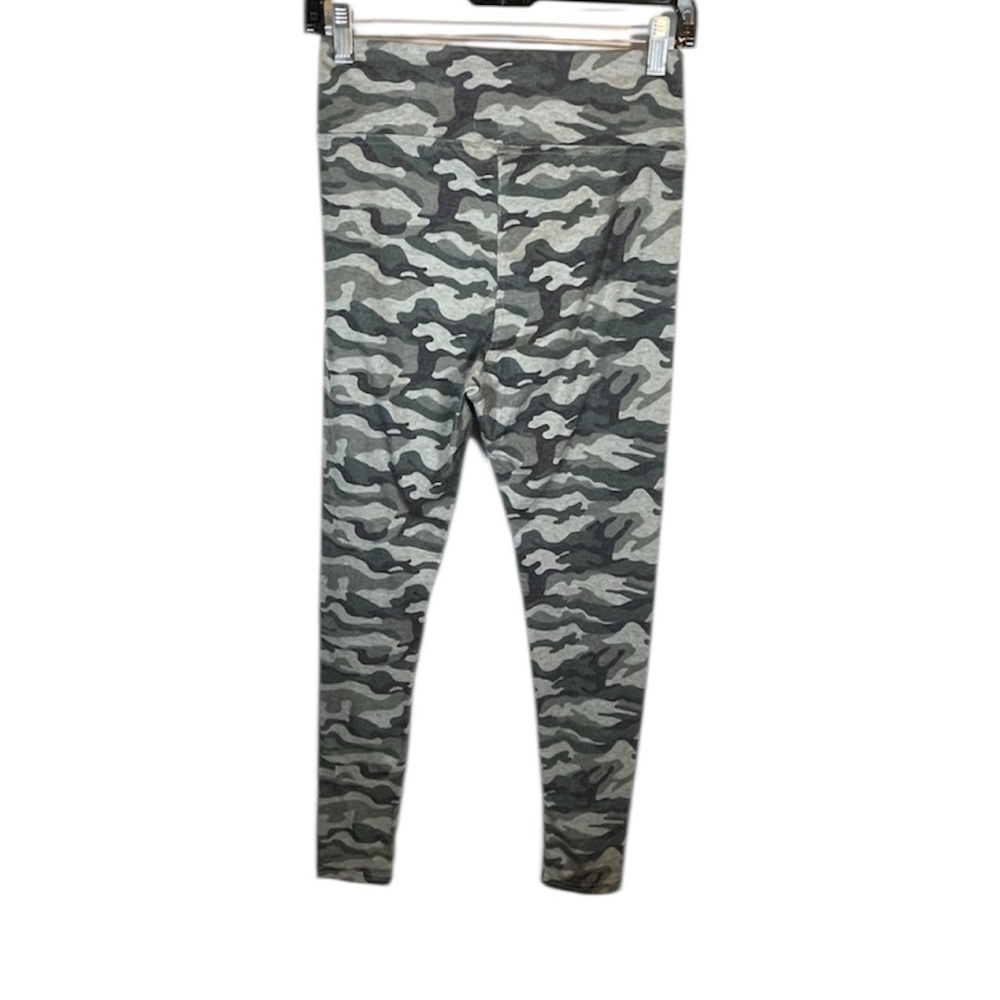 🔴 $5 $10 $15 SALE 🔴 NWT! She + Sky Rib Knit Camo Leggings